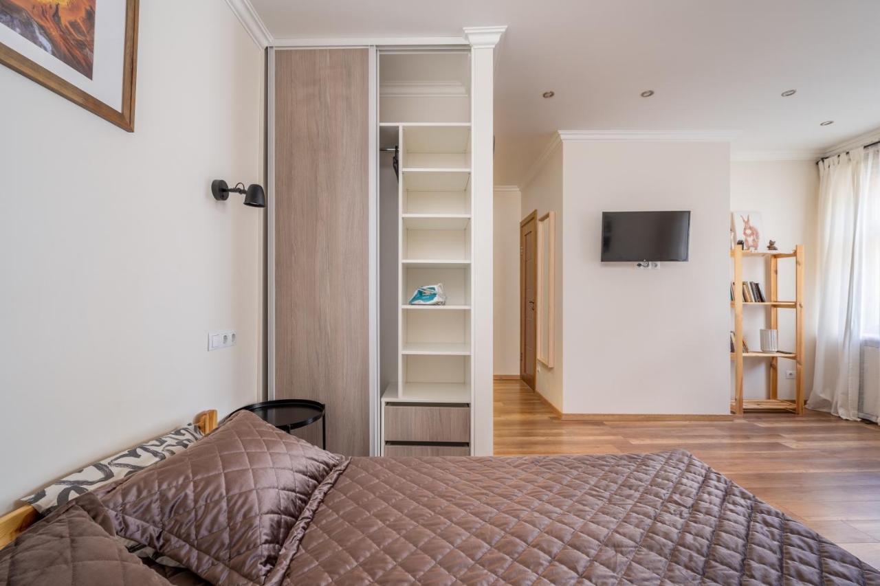 Top-Floor Studio With Courtyard View In Unesco Area, Murnieku Street Residence Riga Eksteriør billede