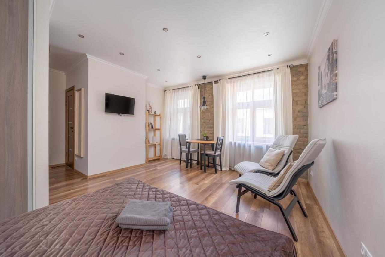 Top-Floor Studio With Courtyard View In Unesco Area, Murnieku Street Residence Riga Eksteriør billede