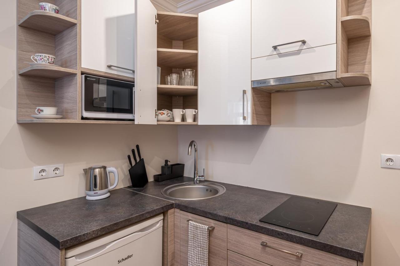 Top-Floor Studio With Courtyard View In Unesco Area, Murnieku Street Residence Riga Eksteriør billede